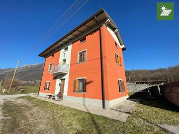 SPAZIOSA CASA INDIPENDENTE CON DEPOSITO E TERRE...