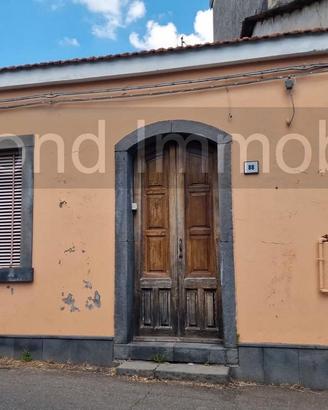 Casa singola con garage a Linguaglossa