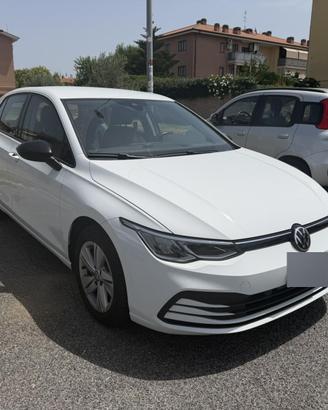Volkswagen Golf 8 1.0 TSI