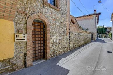 CASA DI CORTE A OSPITALETTO