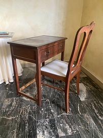 Scrittoio con sedia