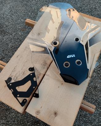 Parabrezza GIVI + attacco Tracer900