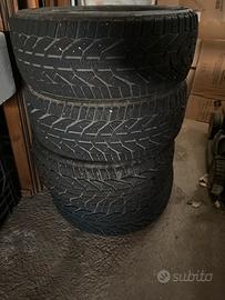 Gomme auto  225/50 R17 98V