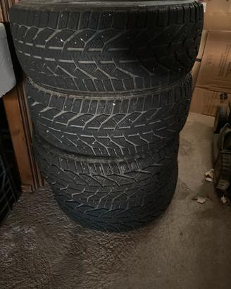 Gomme auto  225/50 R17 98V