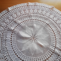 Centrotavola fatto a mano all'uncinetto