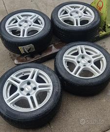 4 gomme per vetture Peugeot 