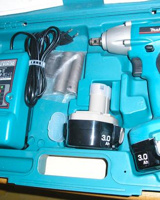 Avvitatore ad impulsi a batteria 14,4v makita 6934
