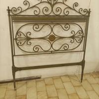 Antico letto singolo 