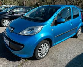 Peugeot 107 1.0 benzina 5 porte neopatentati