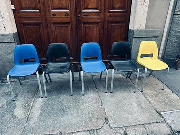 5 Sedie in plastica e alluminio