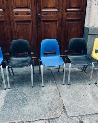 5 Sedie in plastica e alluminio