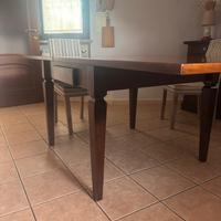 Tavolo in legno allungabile