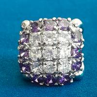 Anello fashion  con pietre viola trasparenti 