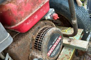 Generatore con carrellino motore Honda eg2200