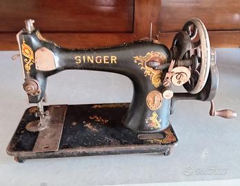 Antica macchina da cucire Singer 