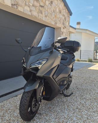 Yamaha T-Max 560 2025
