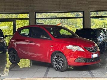 Lancia Ypsilon 1.0 FireFly 5 porte S&S Hybrid Silv