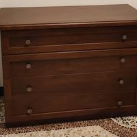 Comò con 4 cassetti 