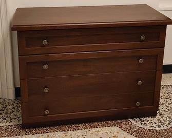 Comò con 4 cassetti 