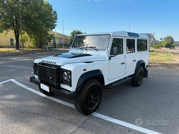 LAND ROVER DEFENDER 110 7 posti