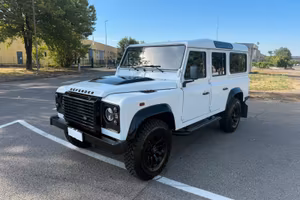 LAND ROVER DEFENDER 110 7 posti