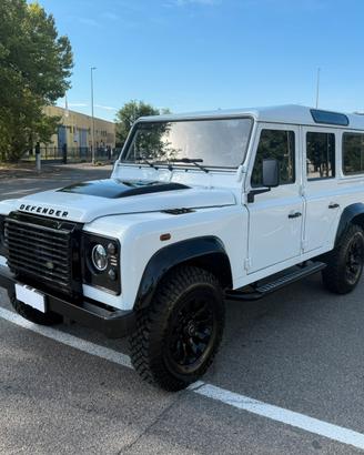 LAND ROVER DEFENDER 110 7 posti