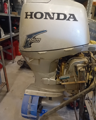 4 motori: Honda40 2007, Mercury9.9 2016, Yamaha25D