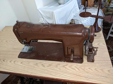 Macchina da cucire industriale 