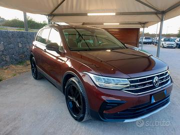 Volkswagen Tiguan 2.0 TDI 150 CV SCR DSG R-Line