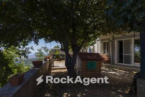 ELEGANTE APPARTAMENTO RISTRUTTURATO CON AMPIO GIAR