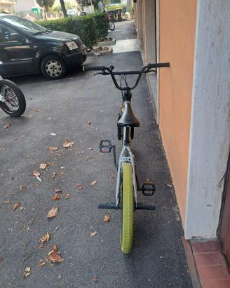 Bici BMX Wipe 500 20” Decathlon BAMBINO/A