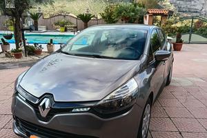 Renault  Clio 