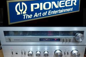 Amplificatore + Tuner Radio stile anni 80.