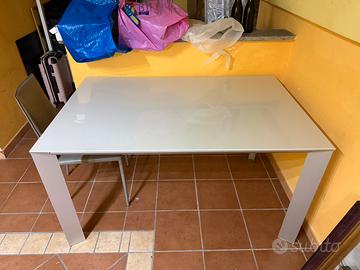 Tavolo e sedie veneta cucine