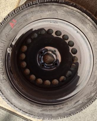 Treno di gomme invernali