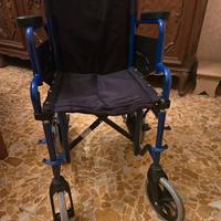 Sedia a rotelle pieghevole