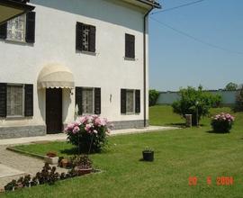 Villa indipendente con parco