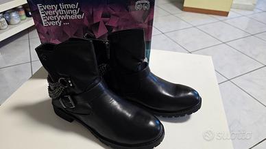 Stivaletti Refresh nuovi 