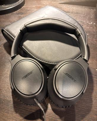 Cuffie Bose con custodia e scatola