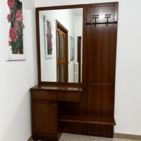 Mobile ingresso con specchio e appendiabiti