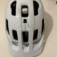 Casco poc NUOVO