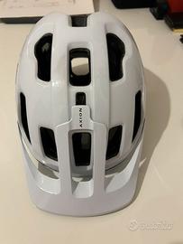 Casco poc NUOVO
