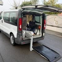 Auto per trasporto disabili, Renault Trafic 7posti