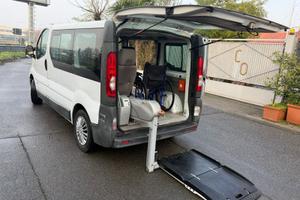 Auto per trasporto disabili, Renault Trafic 7posti