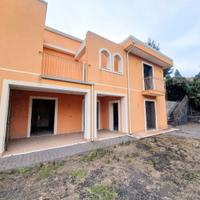 Villa bifamiliare pedara