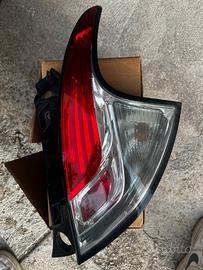 Fanale posteriore lancia Ypsilon sinistro