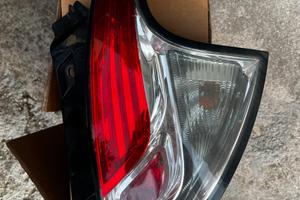 Fanale posteriore lancia Ypsilon sinistro