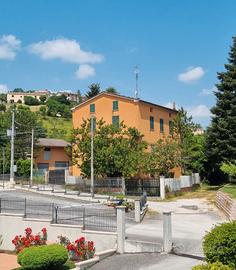 Casa singola con terreno circostante esclusivo