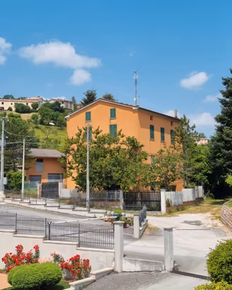 Casa singola con terreno circostante esclusivo