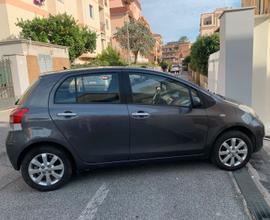 Toyota yaris 1000 2011